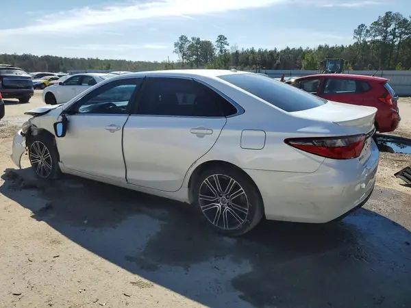 4T1BF1FK6GU176393 2016 TOYOTA CAMRY - Image 2