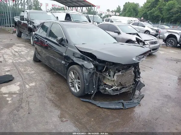 4T1BF1FK6GU178340 2016 TOYOTA CAMRY - Image 1