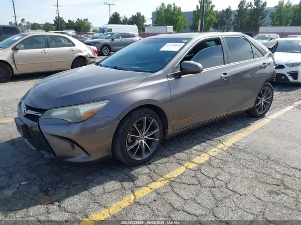 4T1BF1FK6GU178614 2016 TOYOTA CAMRY - Image 2