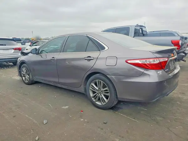 4T1BF1FK6GU178984 2016 TOYOTA CAMRY - Image 2