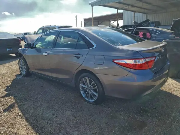 4T1BF1FK6GU179200 2016 TOYOTA CAMRY - Image 2