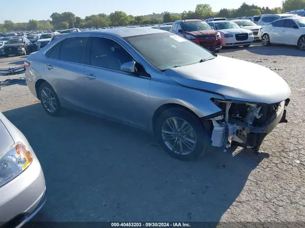 4T1BF1FK6GU179679 2016 TOYOTA CAMRY - Image 1