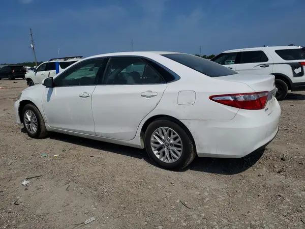 4T1BF1FK6GU179780 2016 TOYOTA CAMRY - Image 2