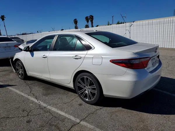 4T1BF1FK6GU179830 2016 TOYOTA CAMRY - Image 2
