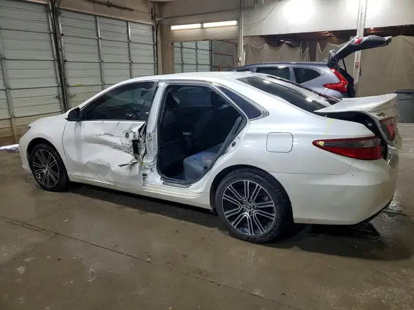 4T1BF1FK6GU182078 2016 TOYOTA CAMRY - Image 2