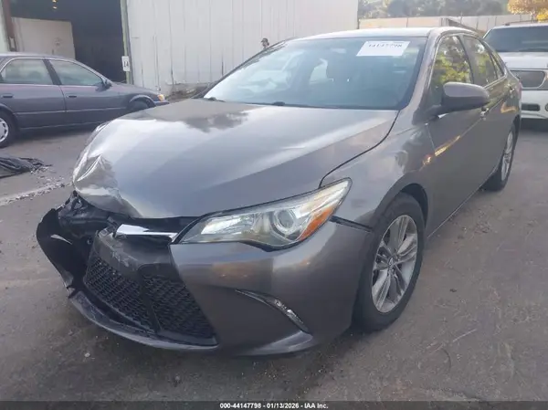 4T1BF1FK6GU182517 2016 TOYOTA CAMRY - Image 2