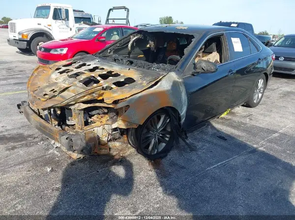 4T1BF1FK6GU185658 2016 TOYOTA CAMRY - Image 2