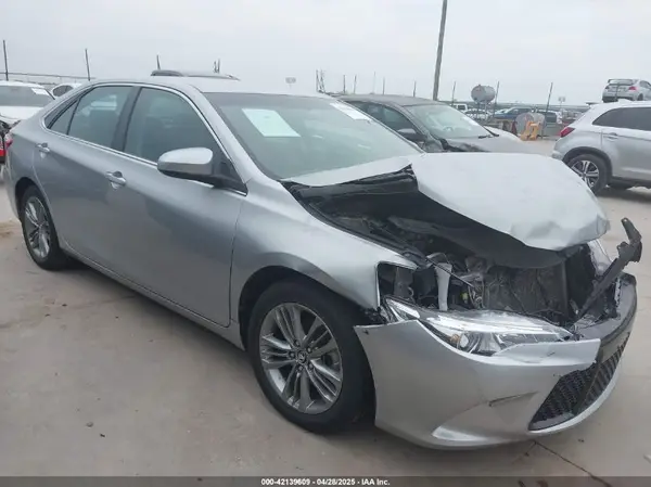 4T1BF1FK6GU187510 2016 TOYOTA CAMRY - Image 1