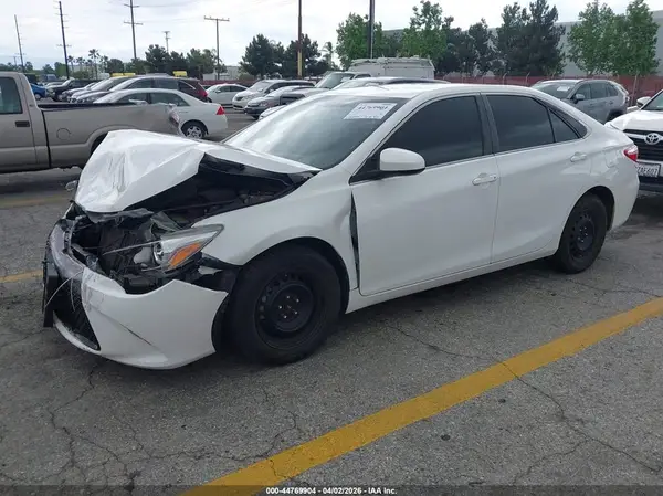4T1BF1FK6GU190259 2016 TOYOTA CAMRY - Image 2
