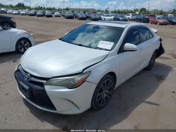 4T1BF1FK6GU191718 2016 TOYOTA CAMRY - Image 2