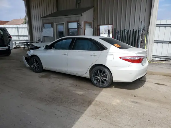 4T1BF1FK6GU193260 2016 TOYOTA CAMRY - Image 2