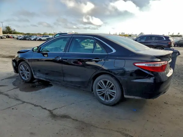 4T1BF1FK6GU194554 2016 TOYOTA CAMRY - Image 2