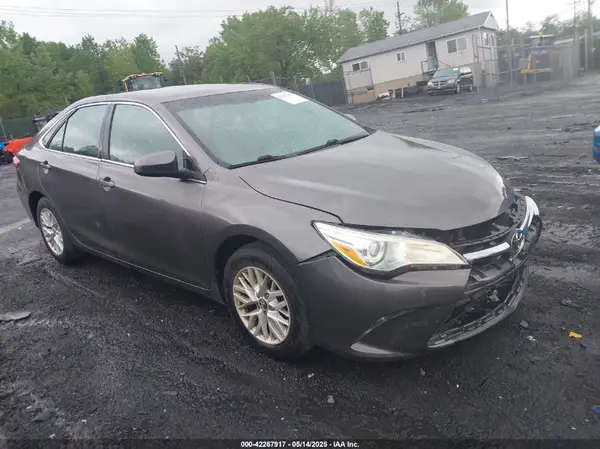 4T1BF1FK6GU195848 2016 TOYOTA CAMRY - Image 1