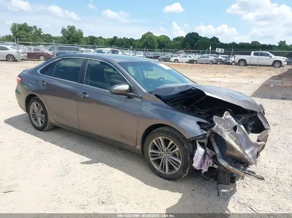 4T1BF1FK6GU196594 2016 TOYOTA CAMRY - Image 1