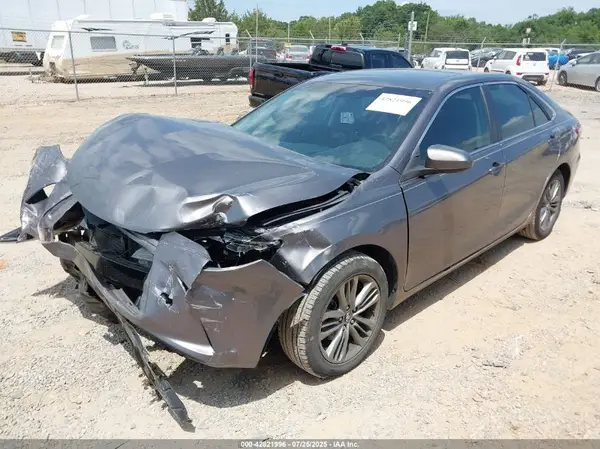 4T1BF1FK6GU196594 2016 TOYOTA CAMRY - Image 2