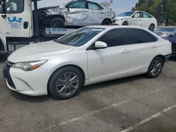 4T1BF1FK6GU197082 2016 TOYOTA CAMRY - Image 1