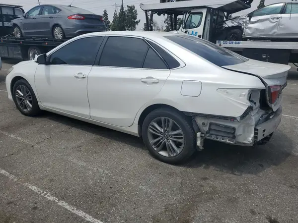 4T1BF1FK6GU197082 2016 TOYOTA CAMRY - Image 2