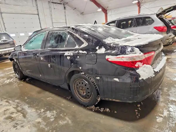 4T1BF1FK6GU197325 2016 TOYOTA CAMRY - Image 2