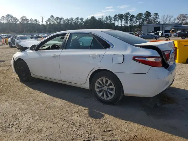 4T1BF1FK6GU197745 2016 TOYOTA CAMRY - Image 2