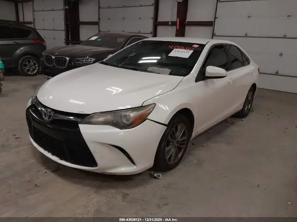 4T1BF1FK6GU199270 2016 TOYOTA CAMRY - Image 2