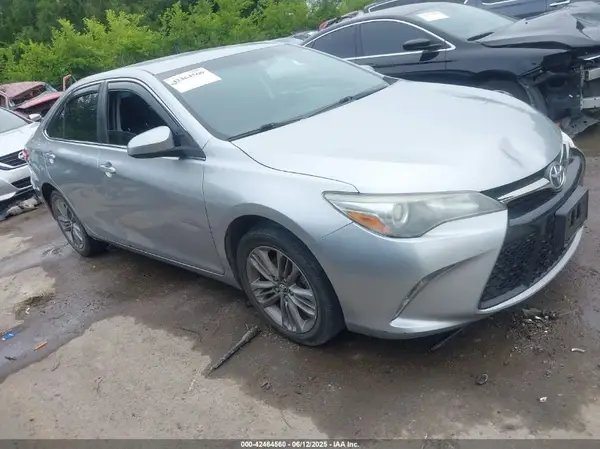 4T1BF1FK6GU202944 2016 TOYOTA CAMRY - Image 1