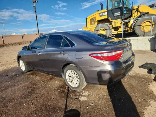 4T1BF1FK6GU204127 2016 TOYOTA CAMRY - Image 2