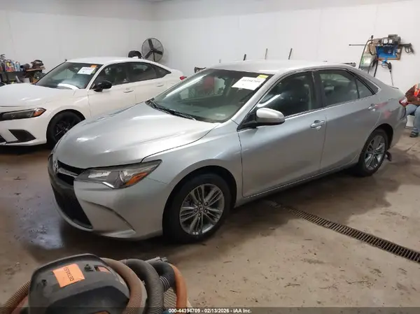 4T1BF1FK6GU206041 2016 TOYOTA CAMRY - Image 2