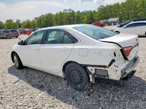4T1BF1FK6GU206069 2016 TOYOTA CAMRY - Image 2