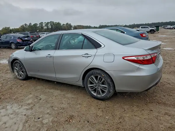 4T1BF1FK6GU207058 2016 TOYOTA CAMRY - Image 2