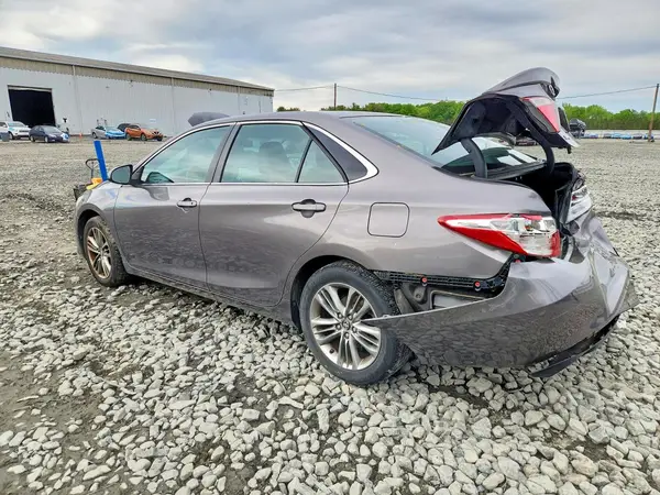 4T1BF1FK6GU207402 2016 TOYOTA CAMRY - Image 2