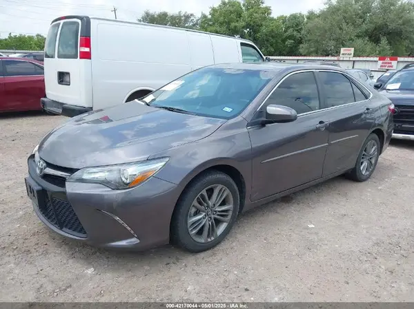 4T1BF1FK6GU209828 2016 TOYOTA CAMRY - Image 2