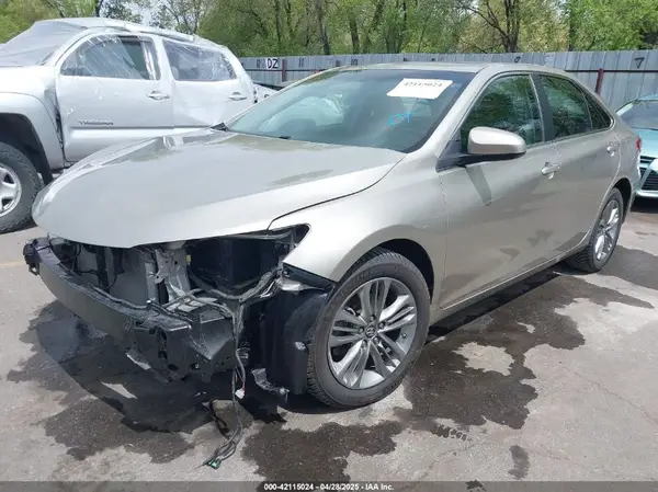 4T1BF1FK6GU212843 2016 TOYOTA CAMRY - Image 2