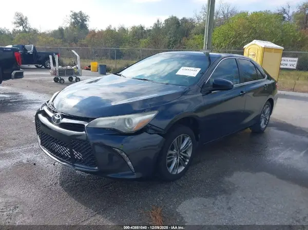 4T1BF1FK6GU213300 2016 TOYOTA CAMRY - Image 2