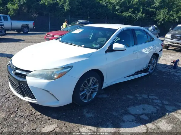 4T1BF1FK6GU215709 2016 TOYOTA CAMRY - Image 2