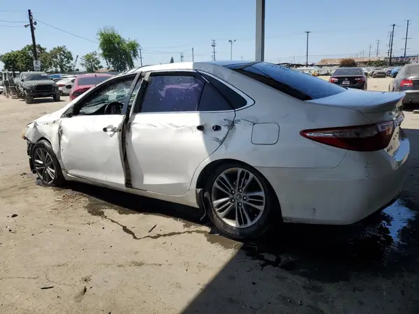 4T1BF1FK6GU217119 2016 TOYOTA CAMRY - Image 2