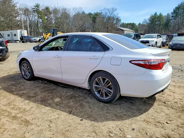 4T1BF1FK6GU217752 2016 TOYOTA CAMRY - Image 2