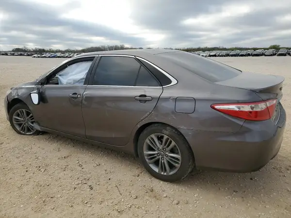 4T1BF1FK6GU220005 2016 TOYOTA CAMRY - Image 2