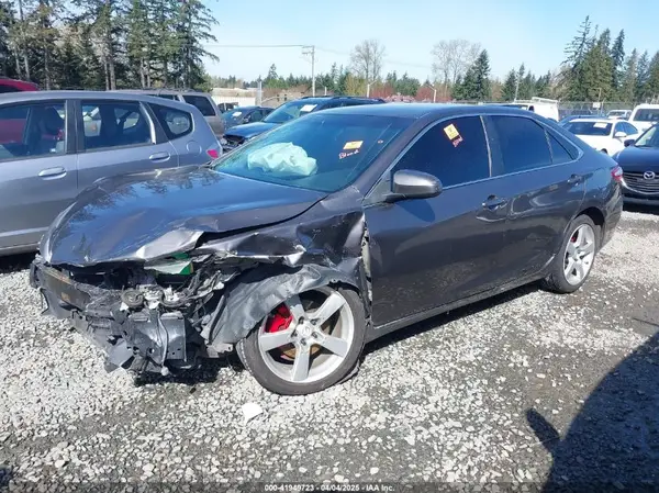4T1BF1FK6GU221266 2016 TOYOTA CAMRY - Image 2