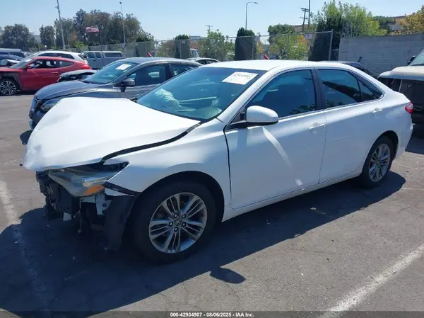 4T1BF1FK6GU227830 2016 TOYOTA CAMRY - Image 2