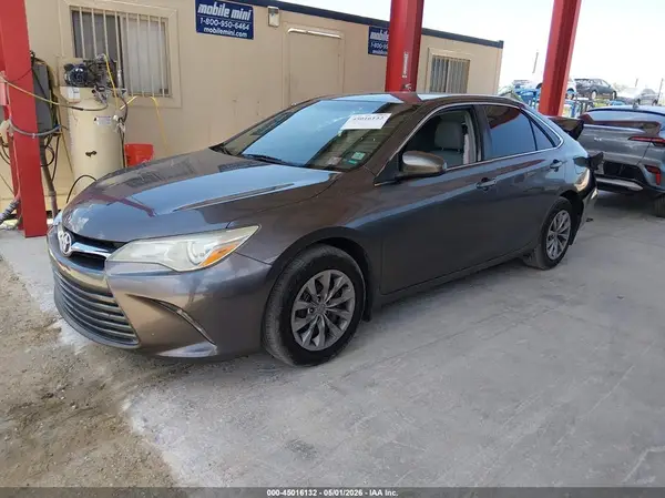 4T1BF1FK6GU229304 2016 TOYOTA CAMRY - Image 2