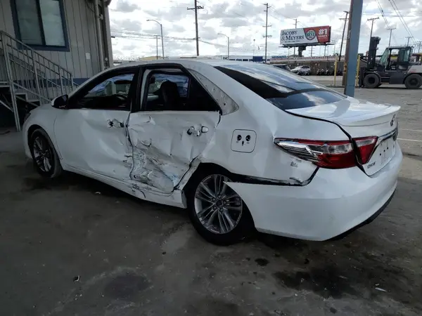 4T1BF1FK6GU234423 2016 TOYOTA CAMRY - Image 2