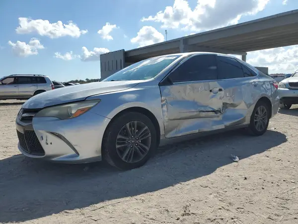 4T1BF1FK6GU235376 2016 TOYOTA CAMRY - Image 1