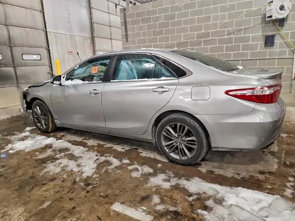 4T1BF1FK6GU236530 2016 TOYOTA CAMRY - Image 2