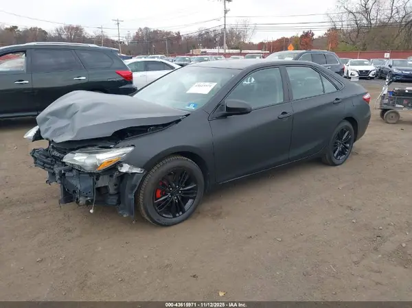 4T1BF1FK6GU236639 2016 TOYOTA CAMRY - Image 2