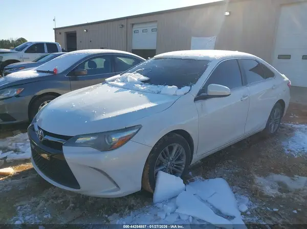 4T1BF1FK6GU237208 2016 TOYOTA CAMRY - Image 2