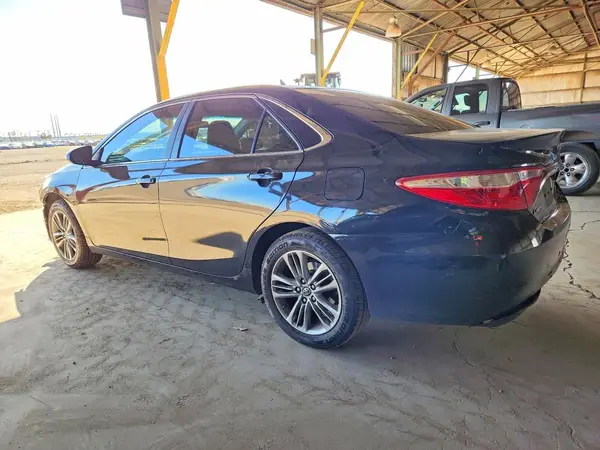 4T1BF1FK6GU239573 2016 TOYOTA CAMRY - Image 2