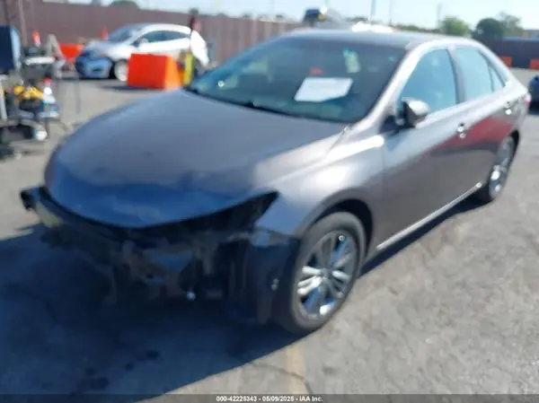 4T1BF1FK6GU241775 2016 TOYOTA CAMRY - Image 2