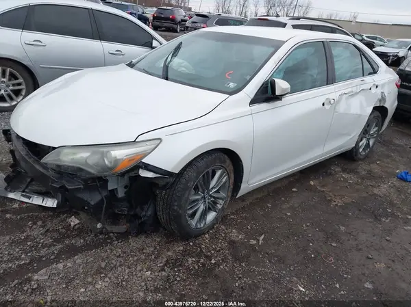 4T1BF1FK6GU242618 2016 TOYOTA CAMRY - Image 2