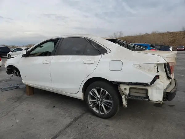 4T1BF1FK6GU247155 2016 TOYOTA CAMRY - Image 2