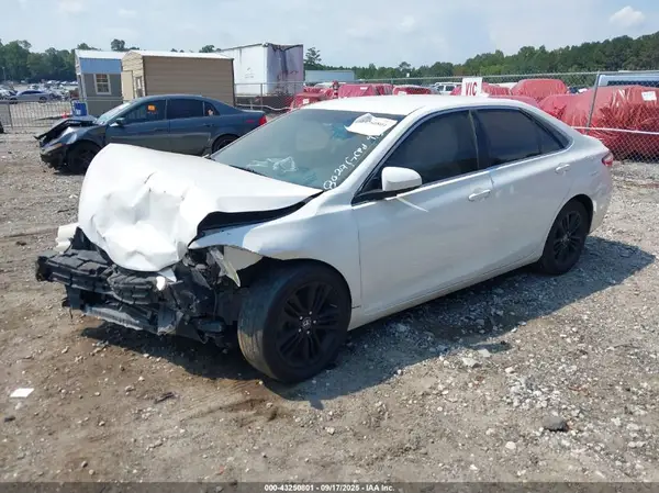 4T1BF1FK6GU248029 2016 TOYOTA CAMRY - Image 2